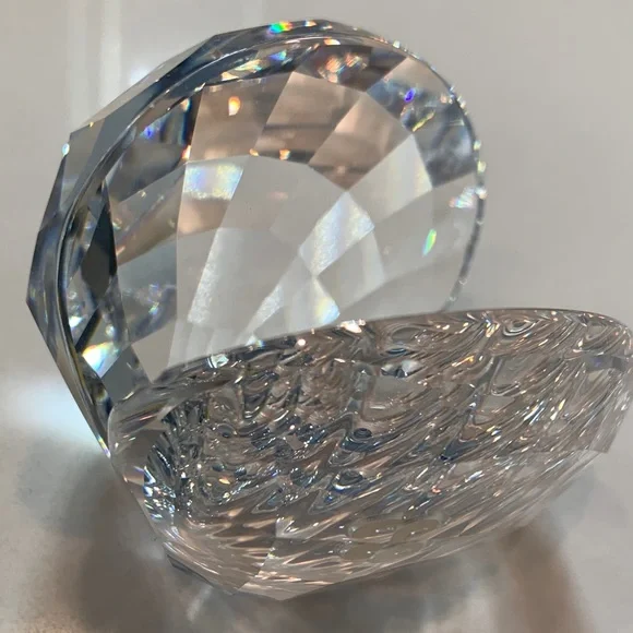 Swarovski Oyster shell with Pearl Accent - Picture 17 of 17